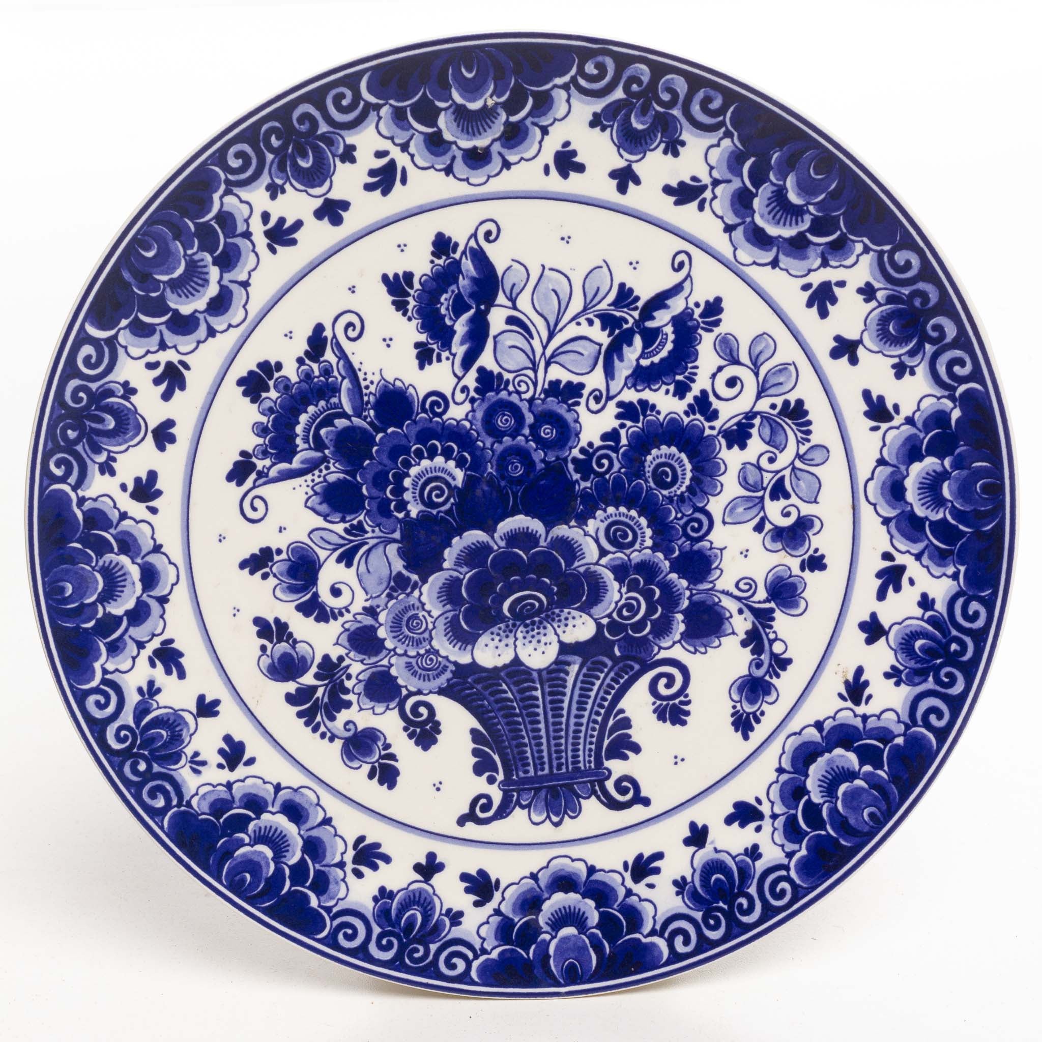 Delft Blue Floral Decorative Plate Iron Crow